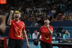 乒乓球夜战：西城灰熊队强势反弹河套貔貅队，主帅临场妙招新人首发惊艳